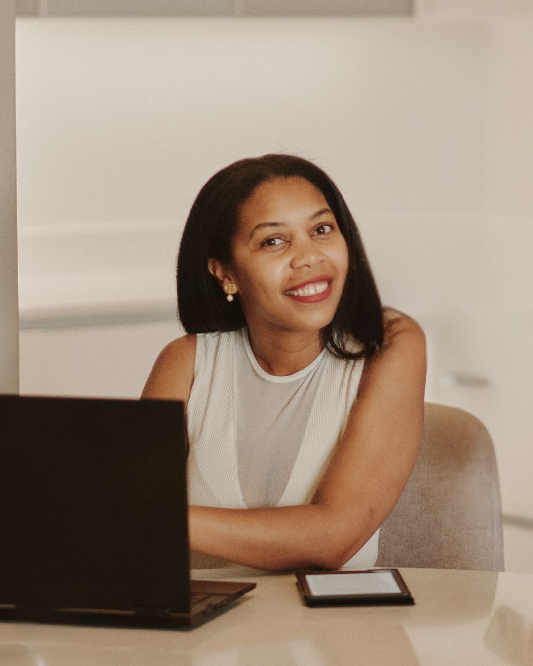 Carol Kabaale working with a client